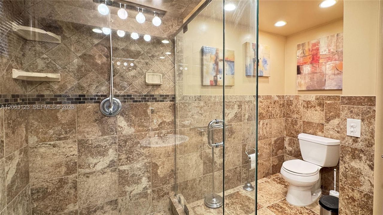 В аренду: $2,500 (2 спален, 2 ванн, 1318 Квадратных фут)