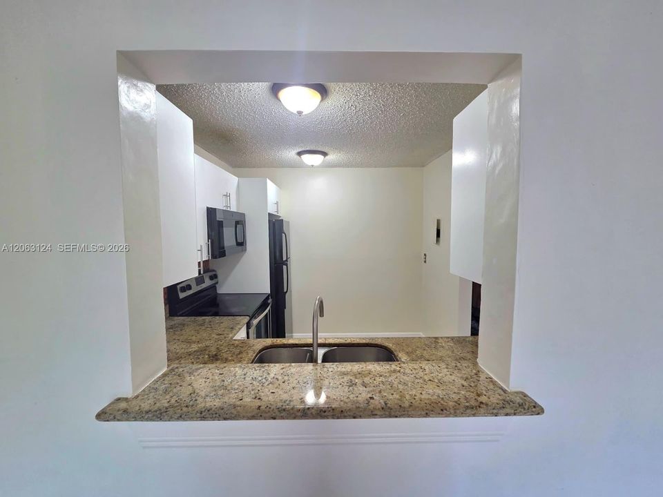 For Rent: $2,200 (2 beds, 2 baths, 1175 Square Feet)