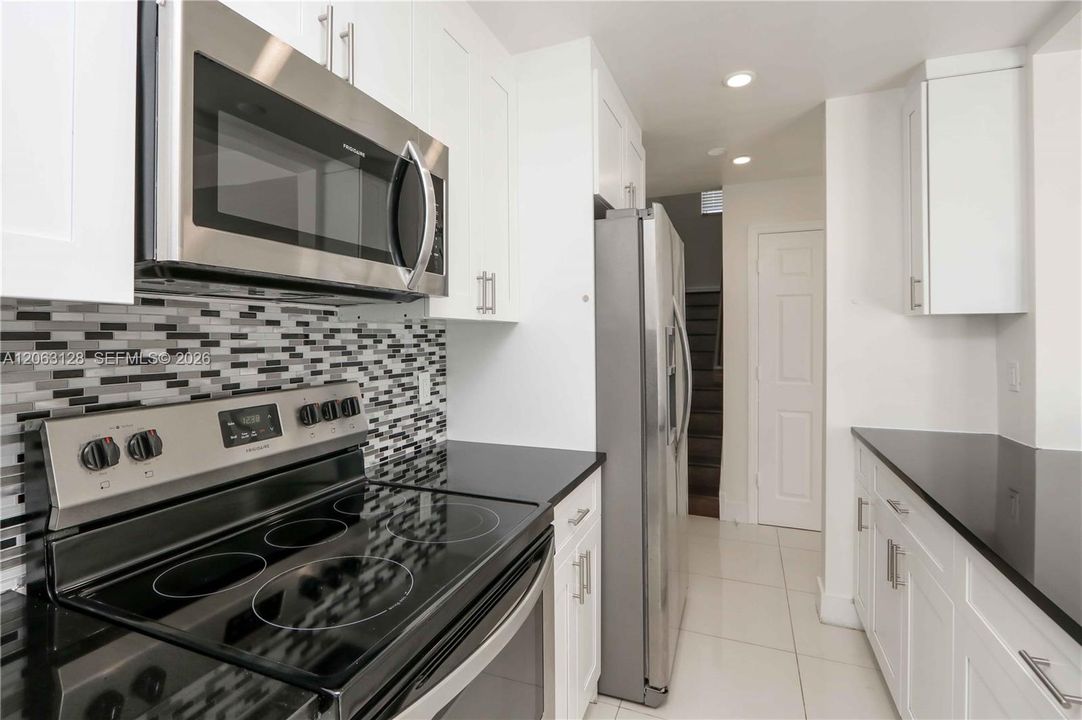 В аренду: $2,995 (4 спален, 3 ванн, 1476 Квадратных фут)
