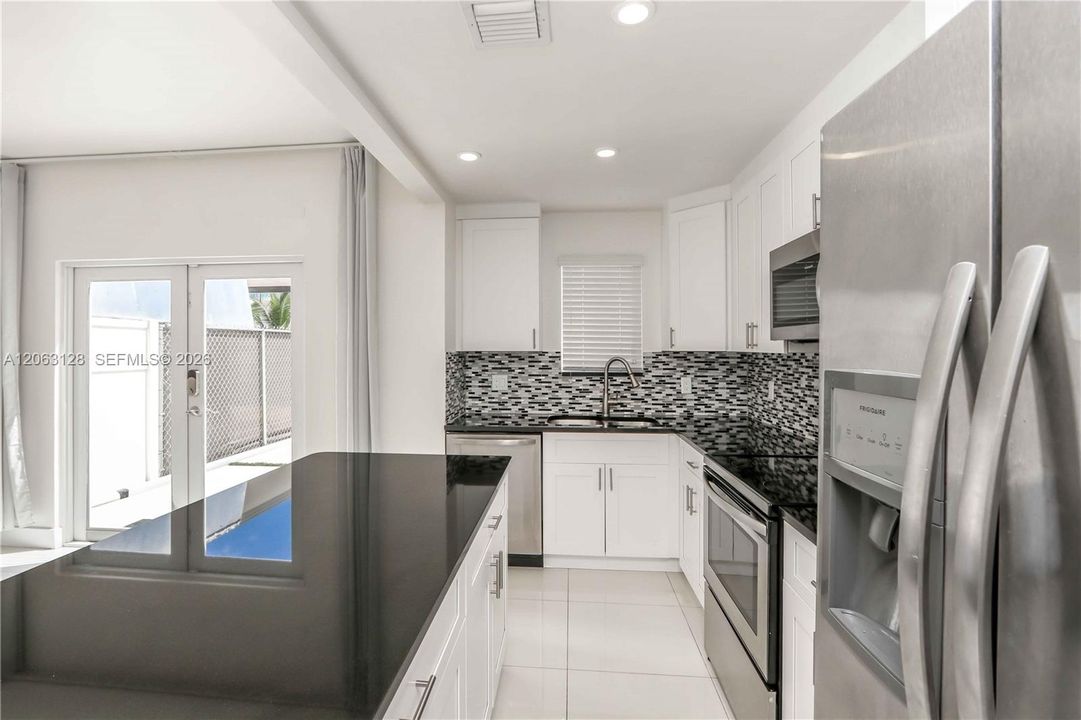 В аренду: $2,995 (4 спален, 3 ванн, 1476 Квадратных фут)