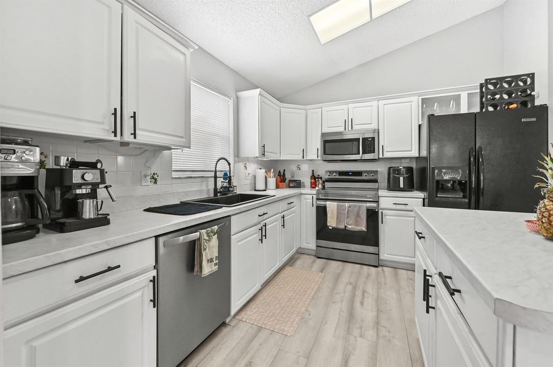 20 Kitchen 01