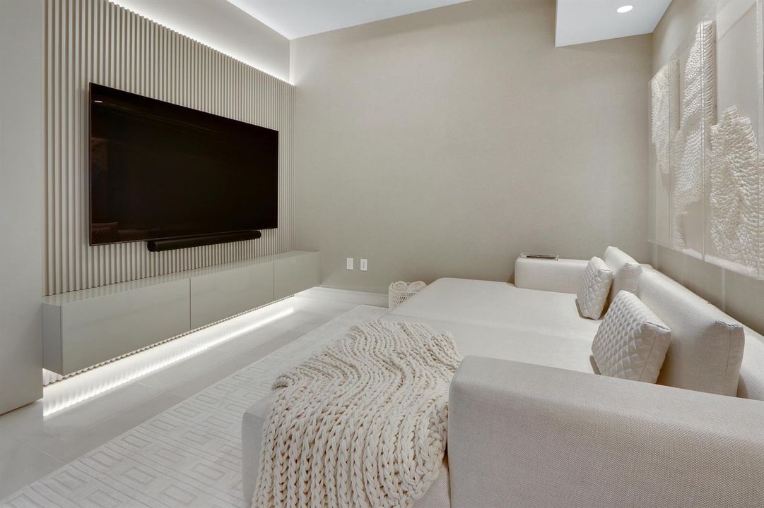 RealtyFrame.com_2577