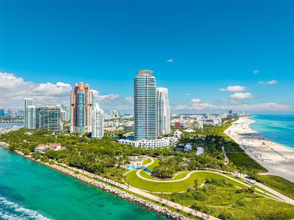 На продажу: $7,995,000 (2 спален, 2 ванн, 2048 Квадратных фут)