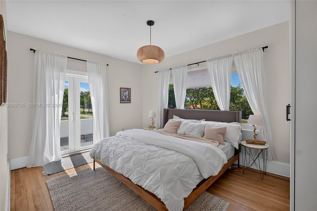 En Renta: $7,500 (5 camas, 3 baños, 2619 Pies cuadrados)
