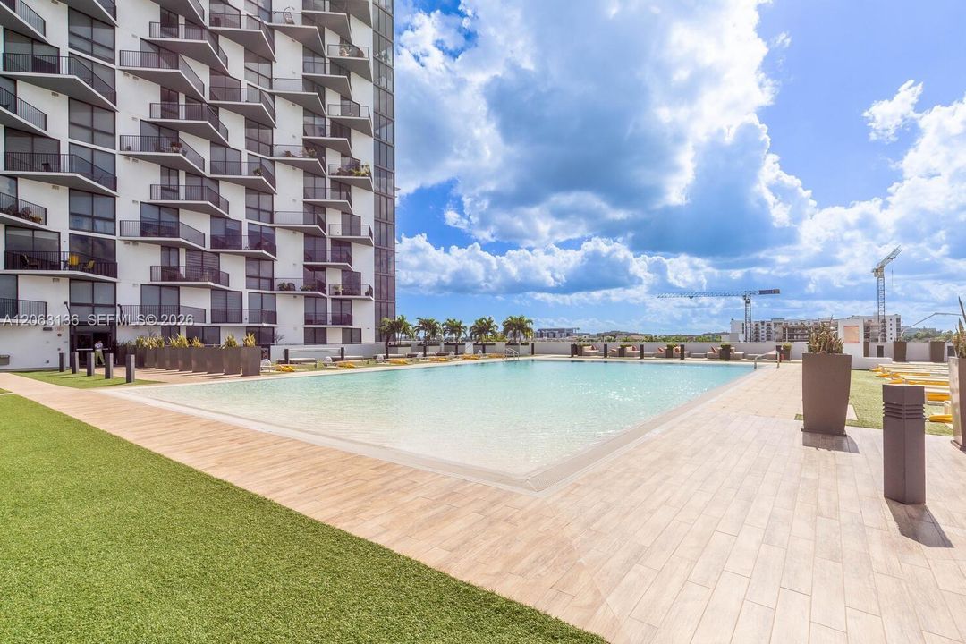 В аренду: $2,800 (1 спален, 1 ванн, 698 Квадратных фут)
