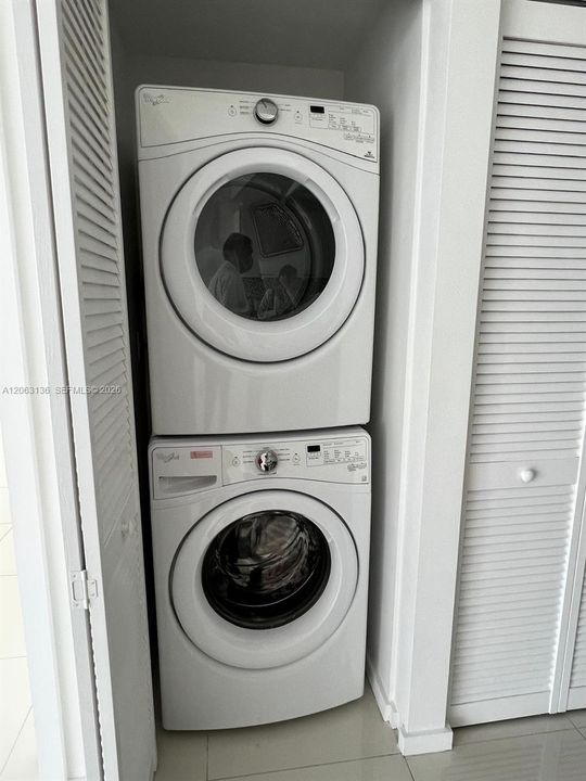 В аренду: $2,800 (1 спален, 1 ванн, 698 Квадратных фут)