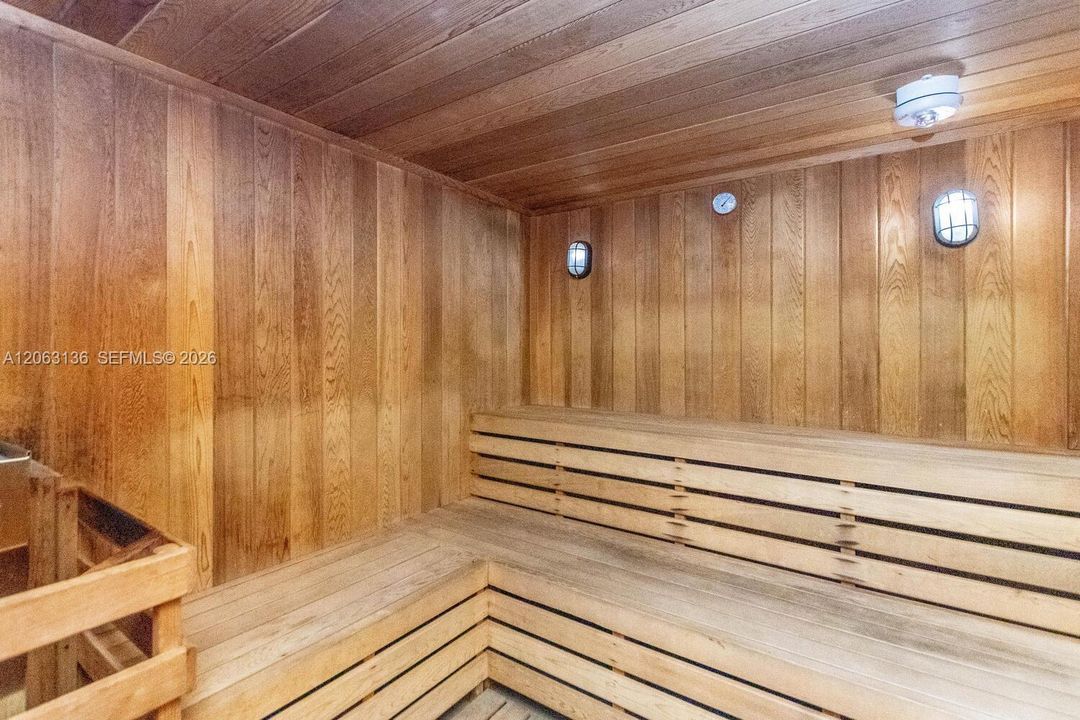 В аренду: $2,800 (1 спален, 1 ванн, 698 Квадратных фут)