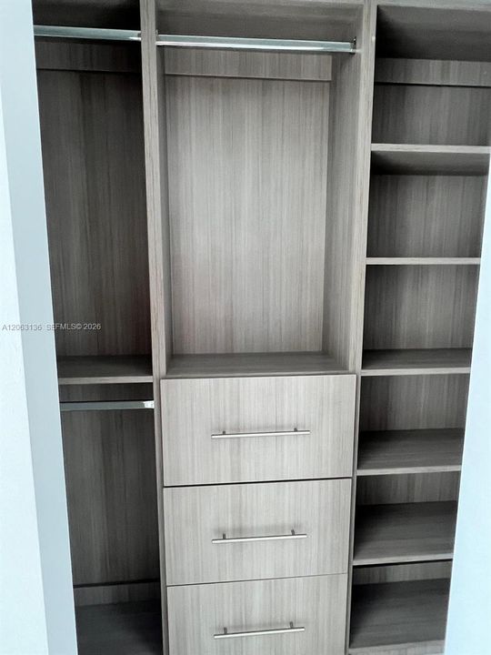 В аренду: $2,800 (1 спален, 1 ванн, 698 Квадратных фут)