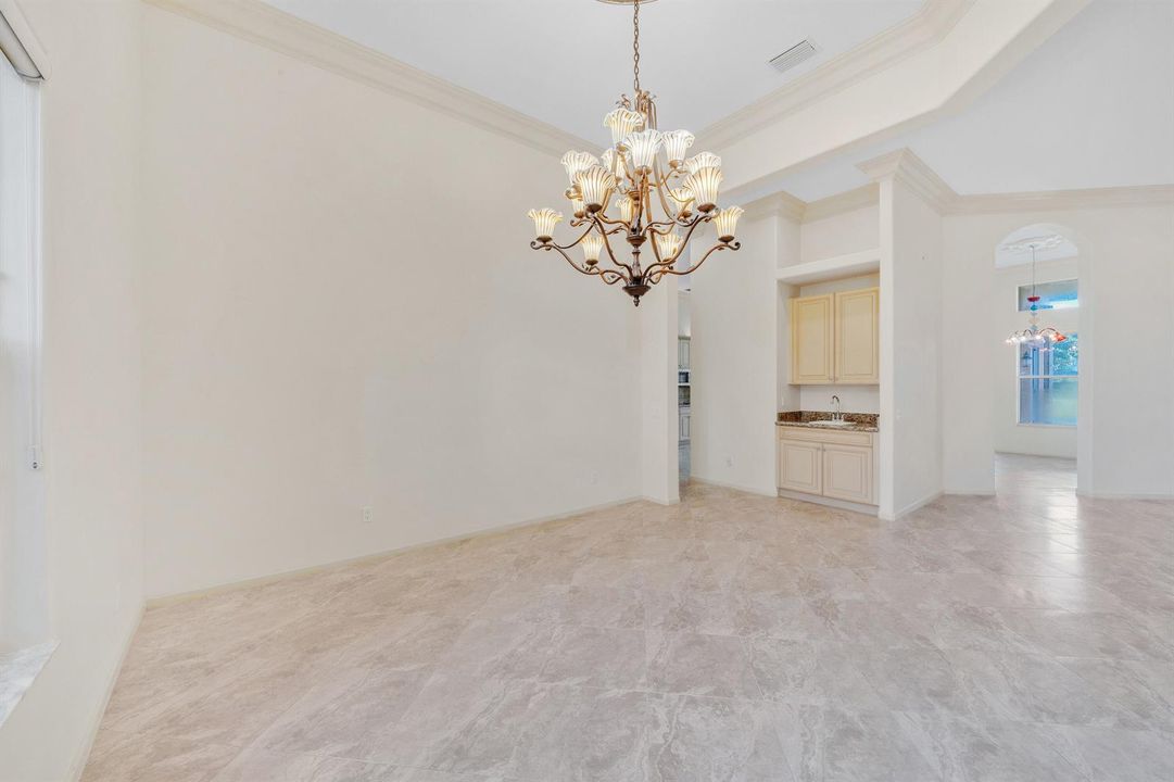 10 Dining Area (3)