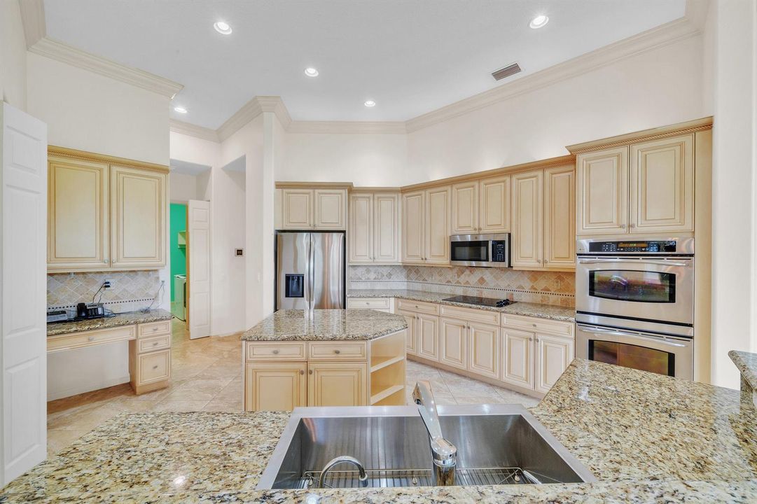 18 Kitchen (5)