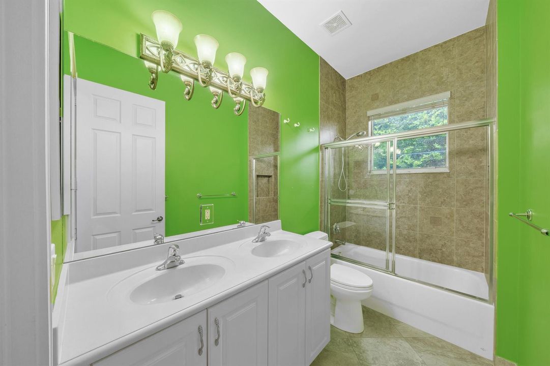 22 Guest Bathroom (2)