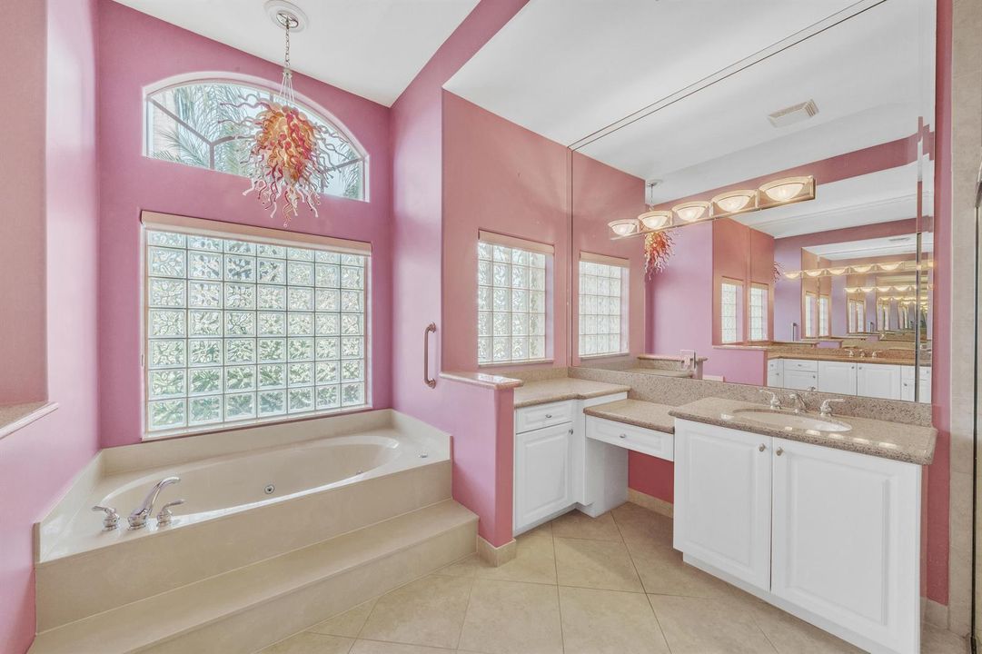 7 Primary Bathroom (4)