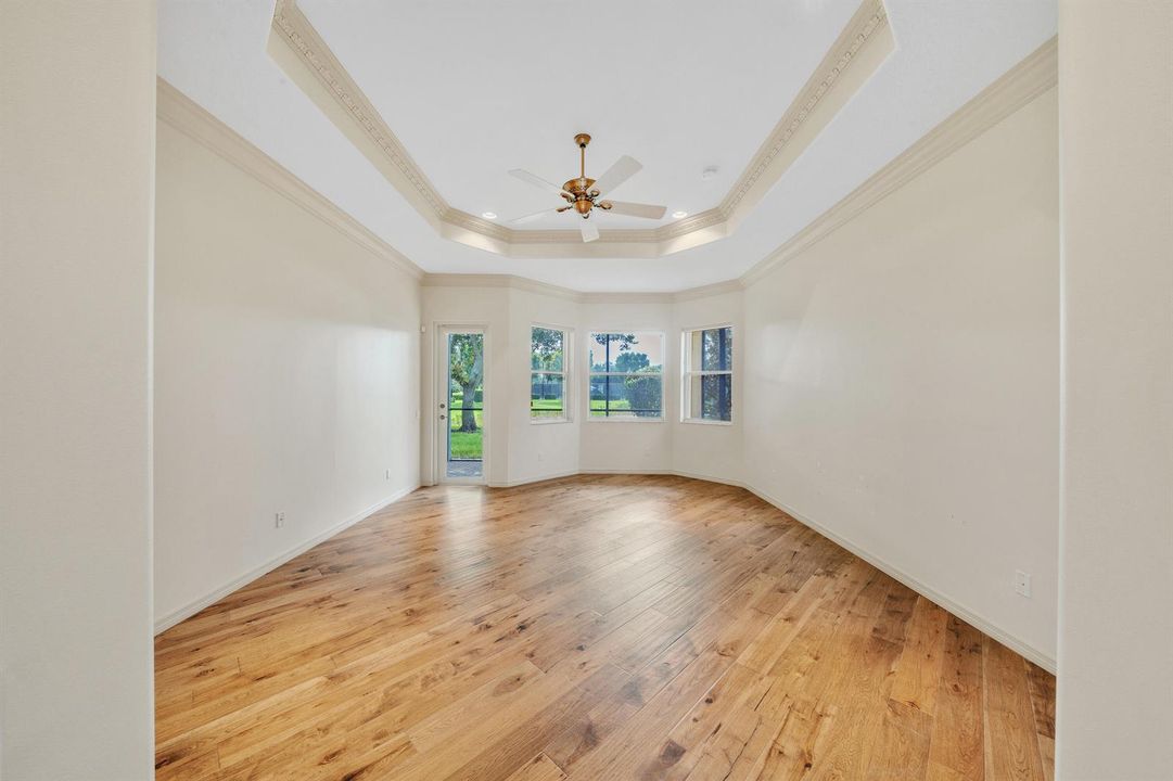 8 Primary Bedroom (1)