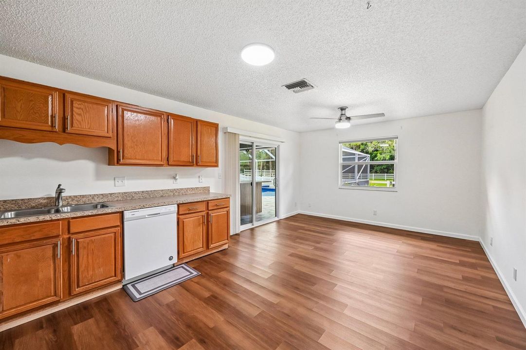 12-web-or-mls-Pelham Rd-S3007-012