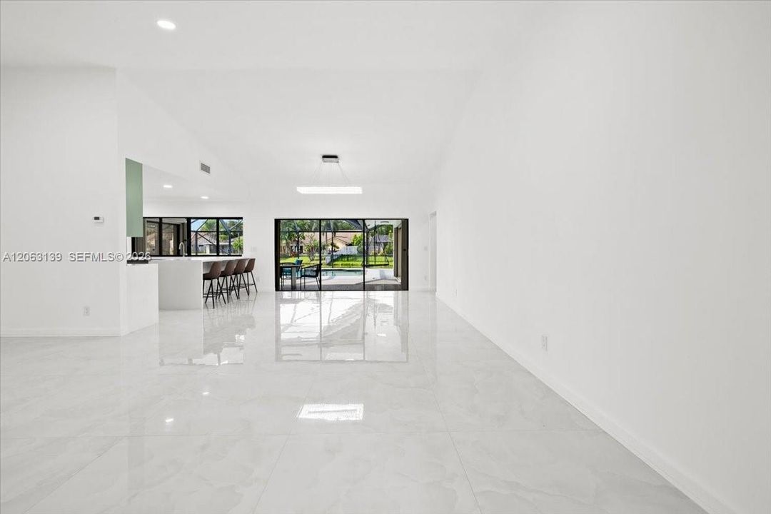 На продажу: $995,000 (4 спален, 2 ванн, 2388 Квадратных фут)
