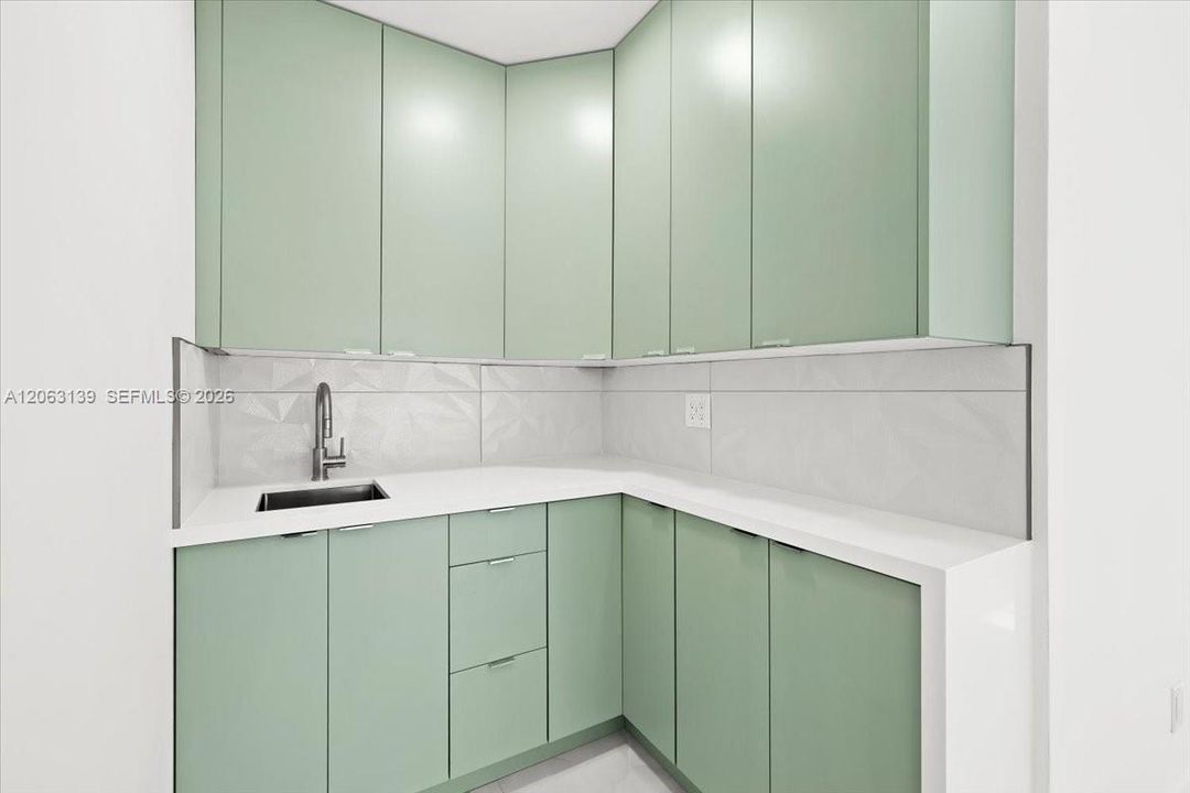 На продажу: $995,000 (4 спален, 2 ванн, 2388 Квадратных фут)
