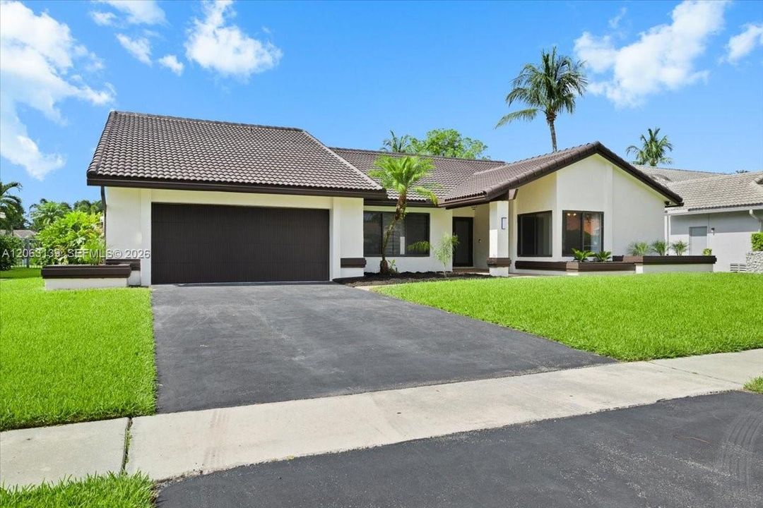 На продажу: $995,000 (4 спален, 2 ванн, 2388 Квадратных фут)