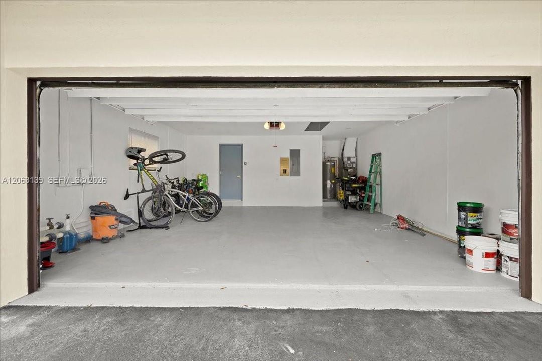 На продажу: $995,000 (4 спален, 2 ванн, 2388 Квадратных фут)