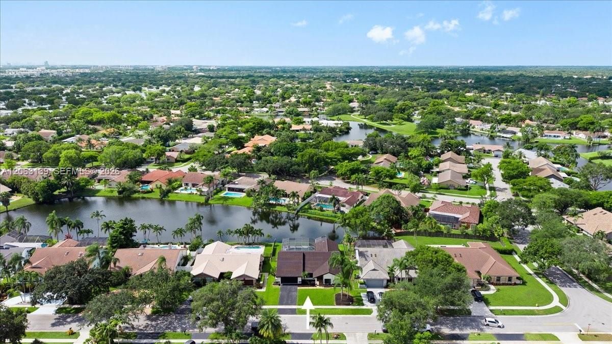 На продажу: $995,000 (4 спален, 2 ванн, 2388 Квадратных фут)