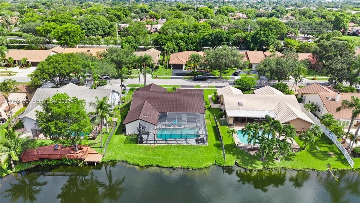 На продажу: $995,000 (4 спален, 2 ванн, 2388 Квадратных фут)