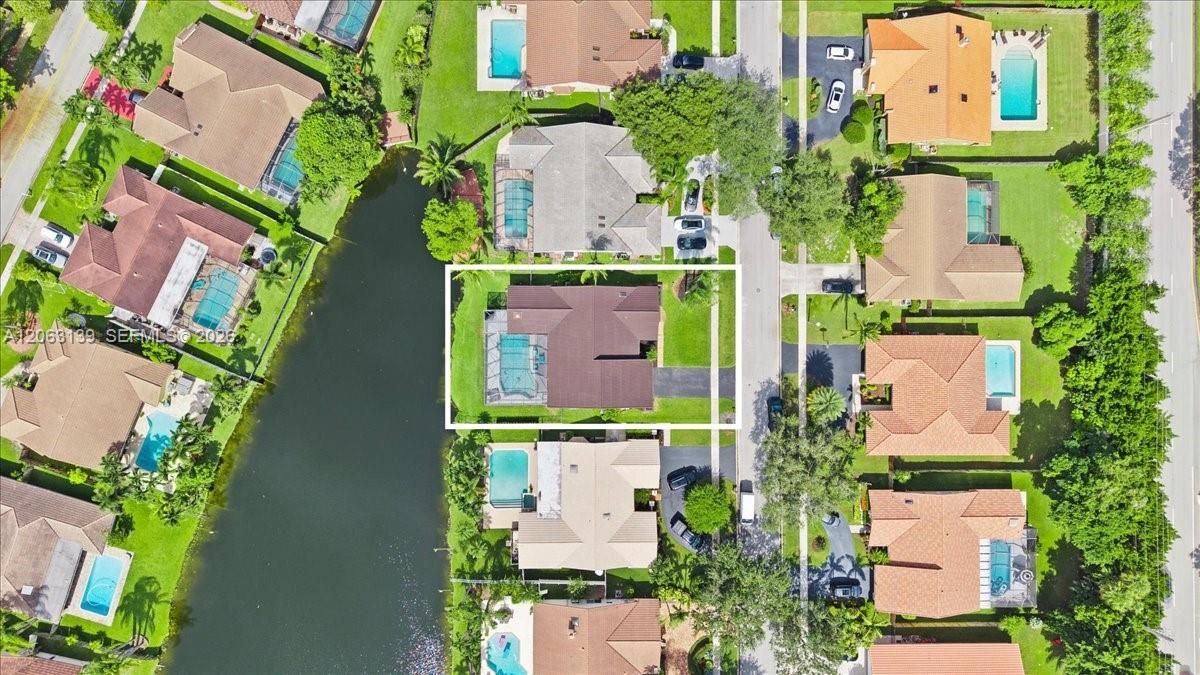 На продажу: $995,000 (4 спален, 2 ванн, 2388 Квадратных фут)
