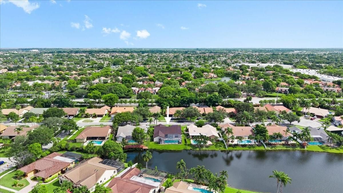 На продажу: $995,000 (4 спален, 2 ванн, 2388 Квадратных фут)