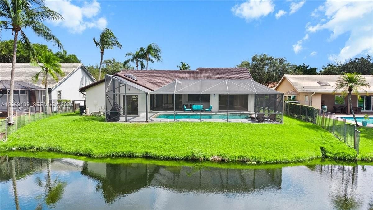 На продажу: $995,000 (4 спален, 2 ванн, 2388 Квадратных фут)