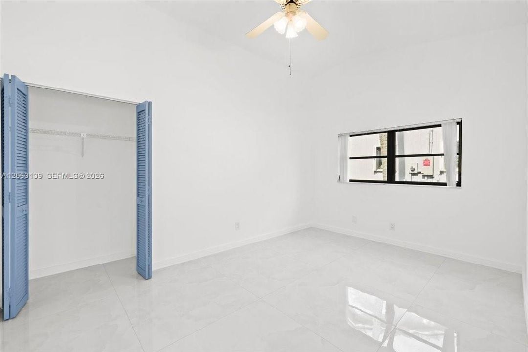 На продажу: $995,000 (4 спален, 2 ванн, 2388 Квадратных фут)