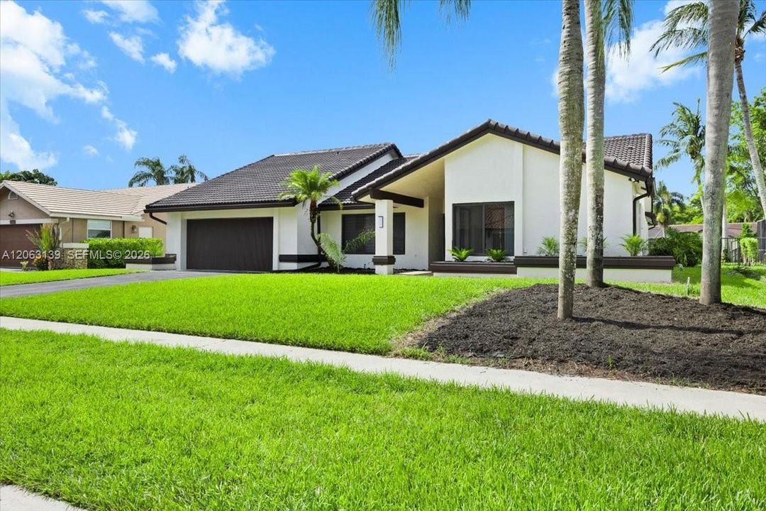 На продажу: $995,000 (4 спален, 2 ванн, 2388 Квадратных фут)