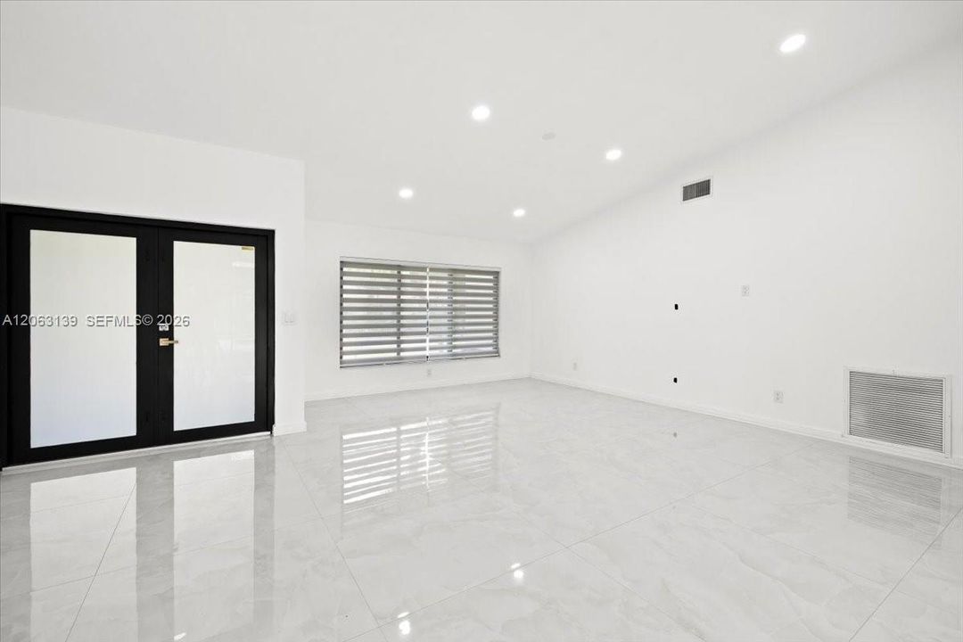 На продажу: $995,000 (4 спален, 2 ванн, 2388 Квадратных фут)