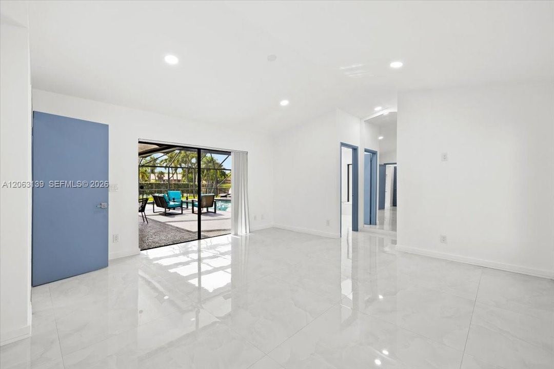 На продажу: $995,000 (4 спален, 2 ванн, 2388 Квадратных фут)
