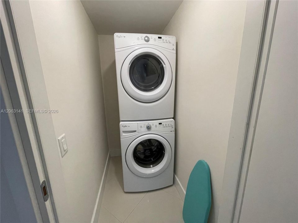For Rent: $5,500 (2 beds, 2 baths, 1012 Square Feet)