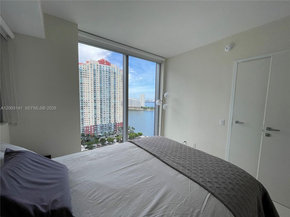 For Rent: $5,500 (2 beds, 2 baths, 1012 Square Feet)