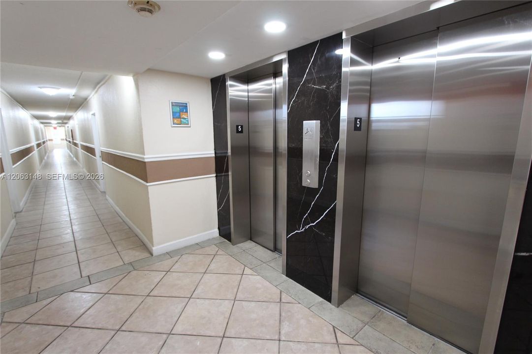 For Rent: $2,100 (2 beds, 1 baths, 774 Square Feet)