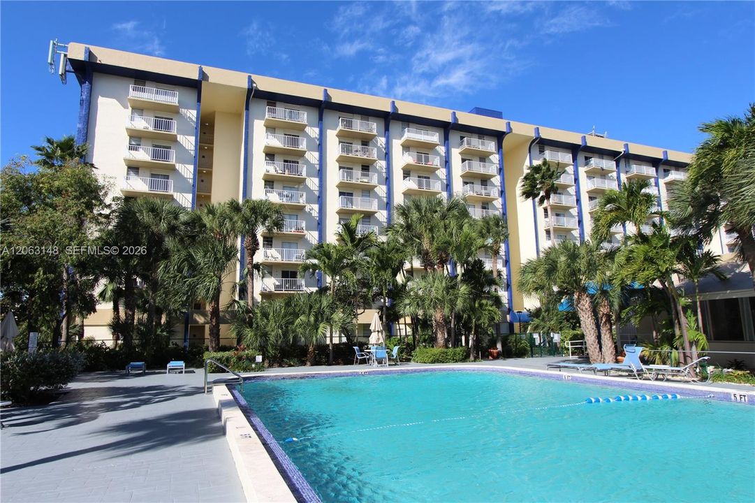 For Rent: $2,100 (2 beds, 1 baths, 774 Square Feet)