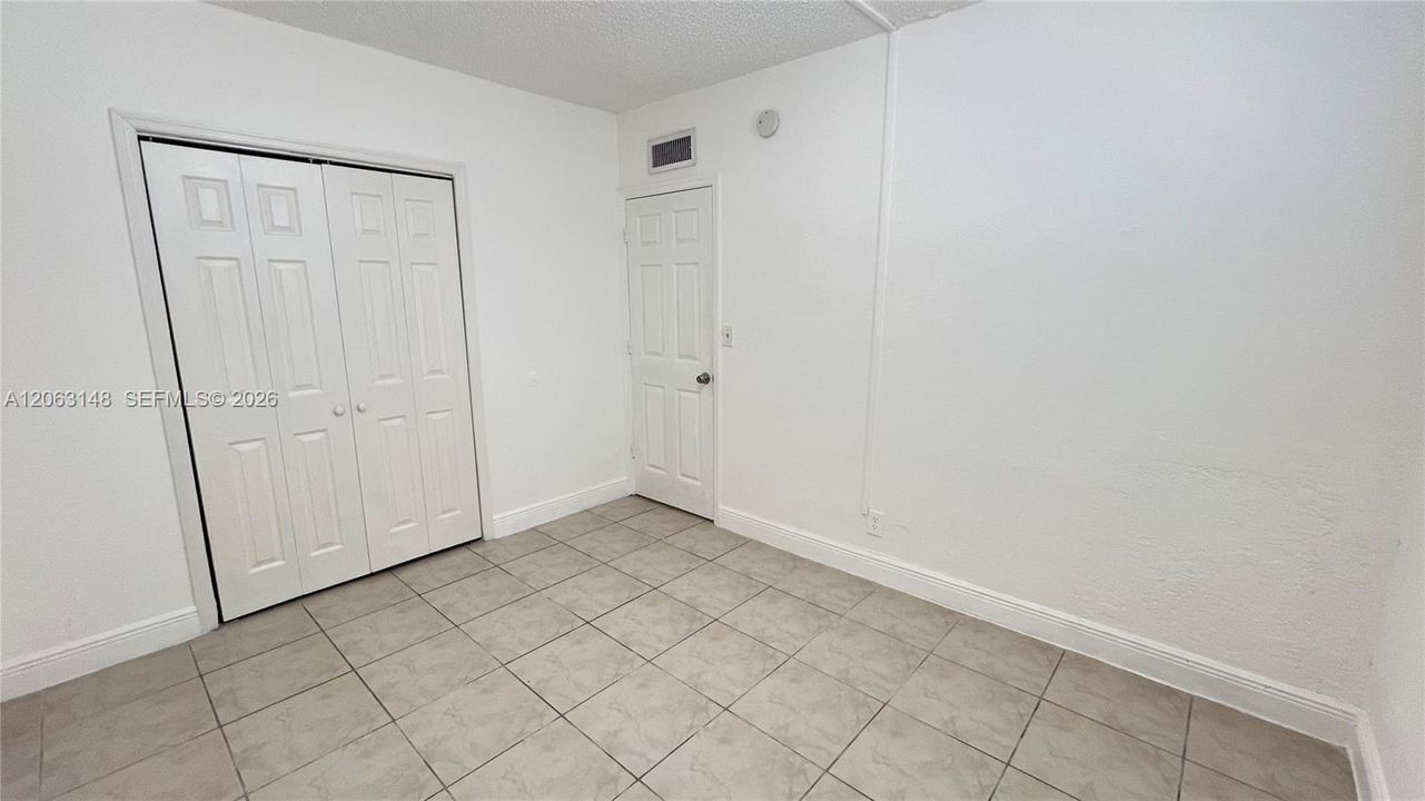 For Rent: $2,100 (2 beds, 1 baths, 774 Square Feet)