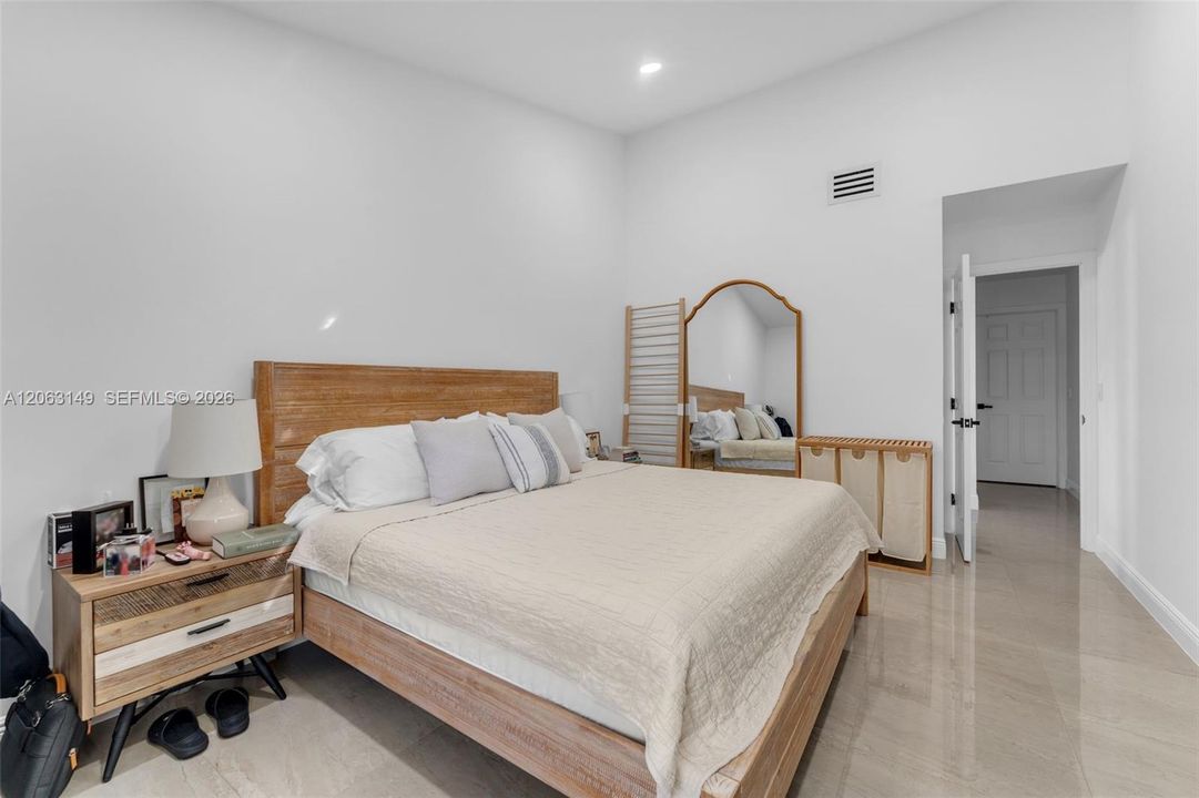 На продажу: $509,999 (2 спален, 2 ванн, 1117 Квадратных фут)