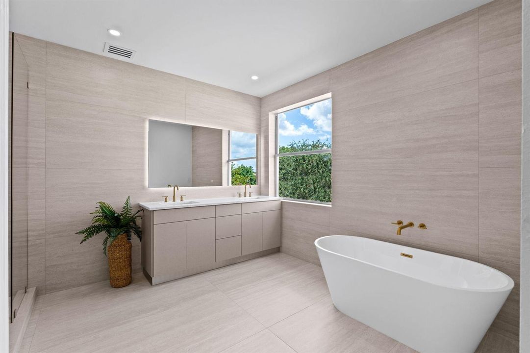 32-web-or-mls-A7403148