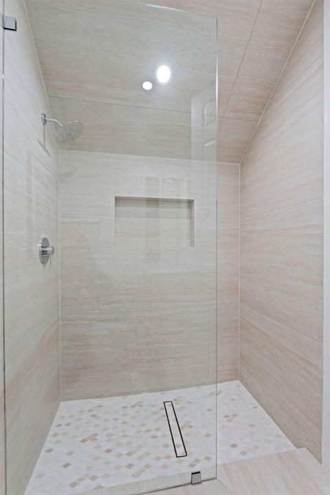 44-web-or-mls-A7403091