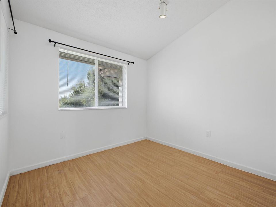 13215 Glenmoor Dr - Dining