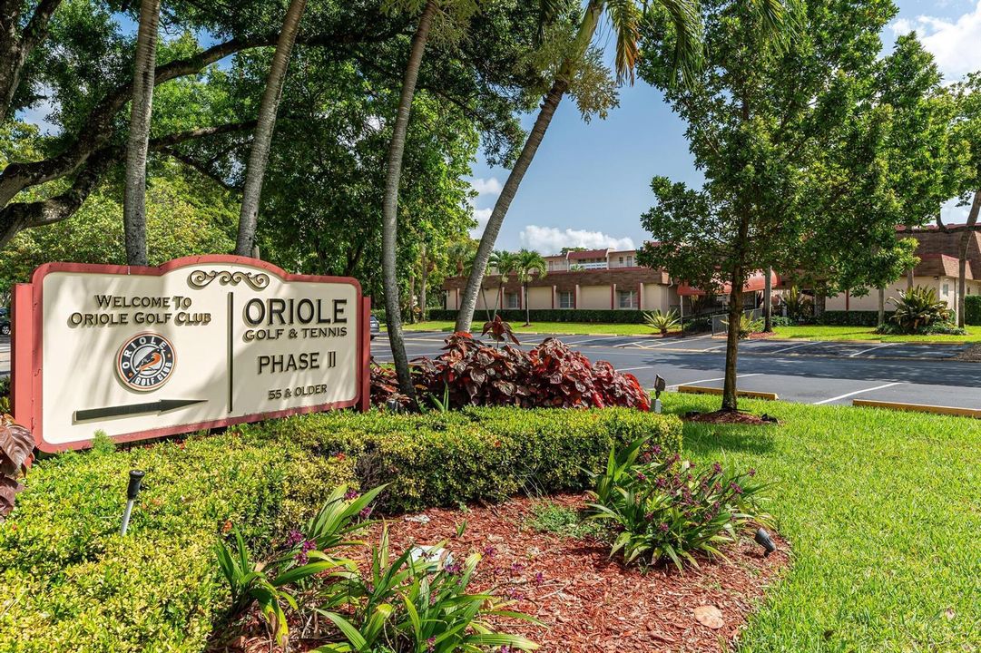 oriole sign
