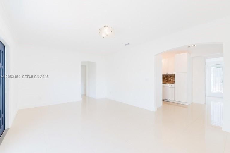 В аренду: $3,295 (3 спален, 2 ванн, 1088 Квадратных фут)