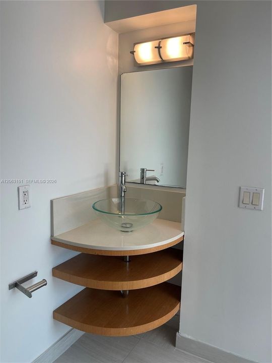 В аренду: $3,950 (2 спален, 2 ванн, 1051 Квадратных фут)