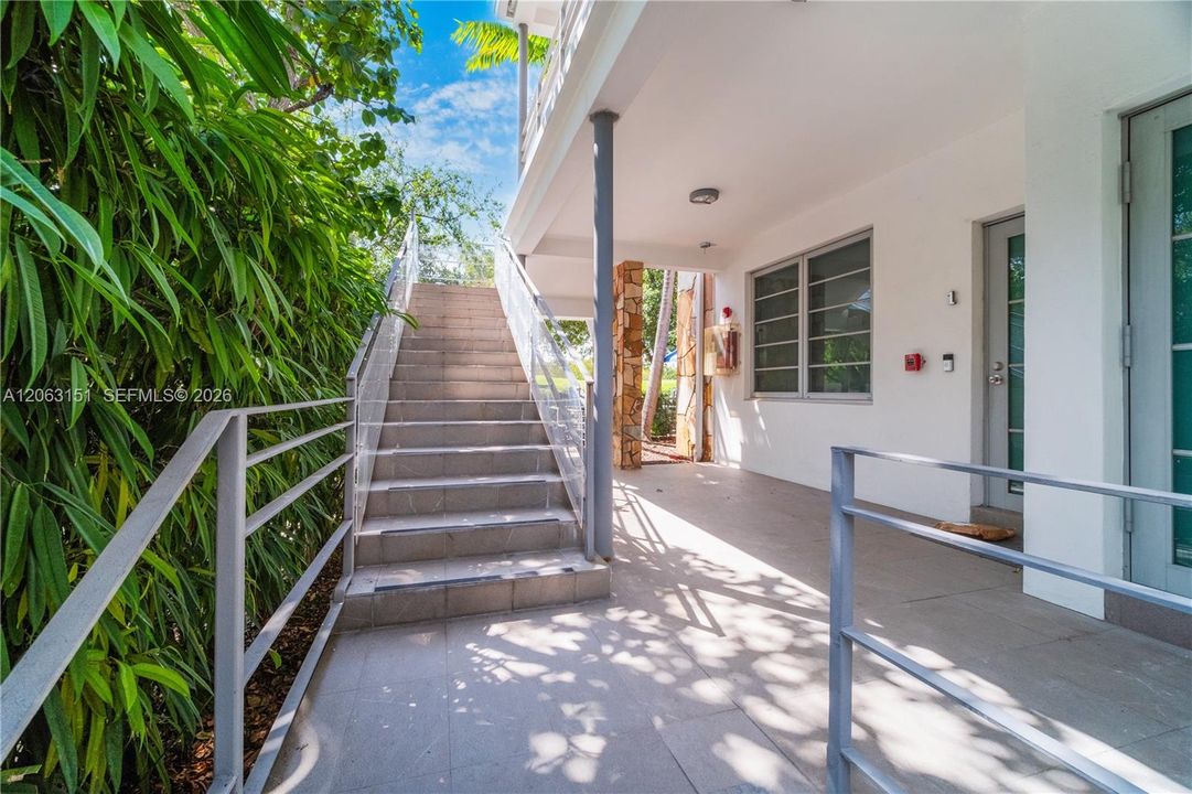 В аренду: $3,950 (2 спален, 2 ванн, 1051 Квадратных фут)