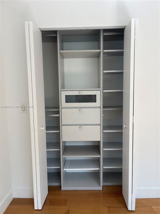 В аренду: $3,950 (2 спален, 2 ванн, 1051 Квадратных фут)