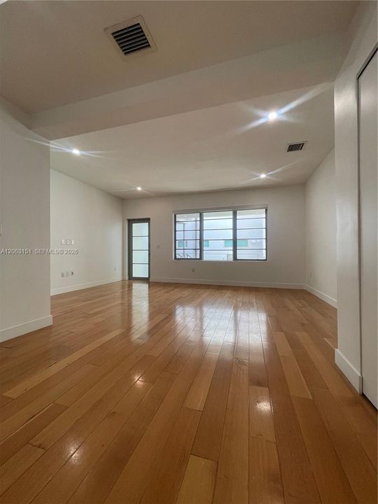 В аренду: $3,950 (2 спален, 2 ванн, 1051 Квадратных фут)