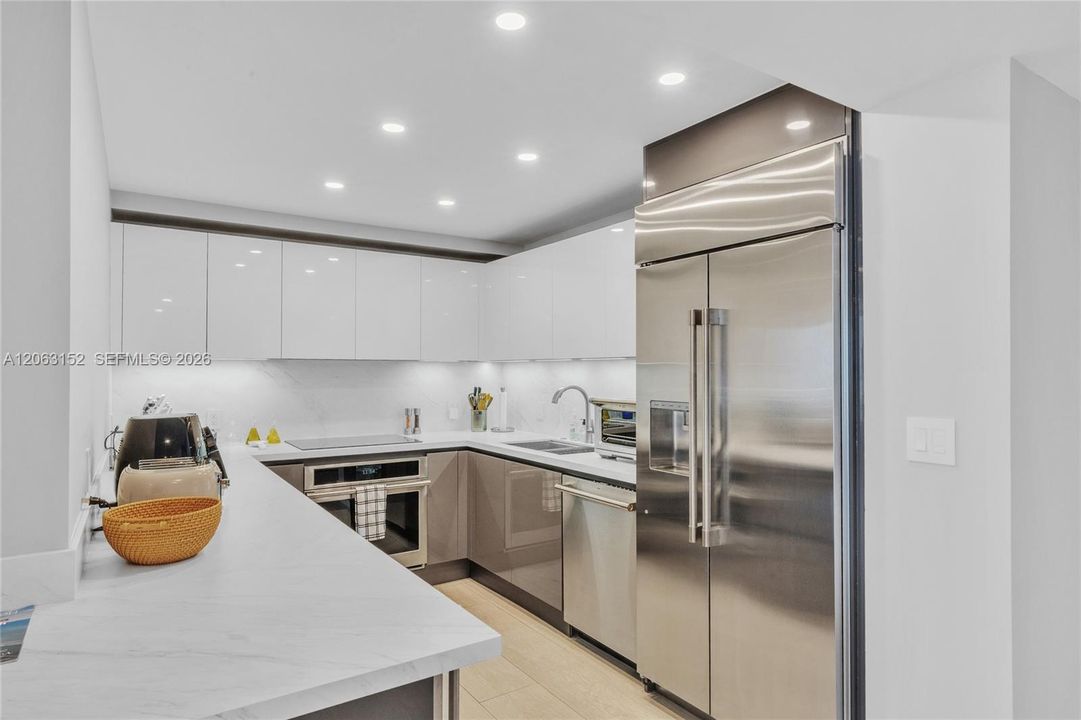 For Rent: $12,000 (2 beds, 2 baths, 1438 Square Feet)