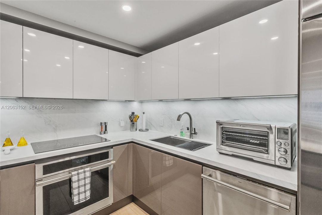 For Rent: $12,000 (2 beds, 2 baths, 1438 Square Feet)