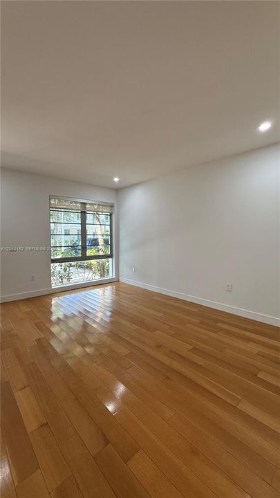 В аренду: $2,950 (1 спален, 1 ванн, 785 Квадратных фут)