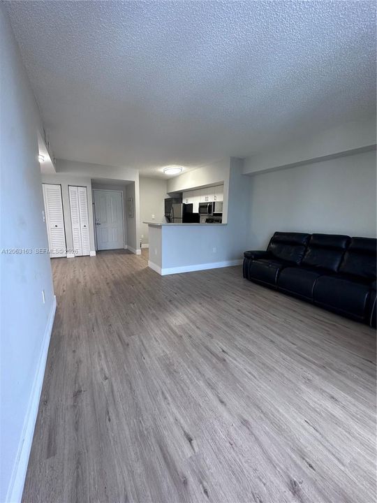 В аренду: $2,300 (1 спален, 1 ванн, 685 Квадратных фут)